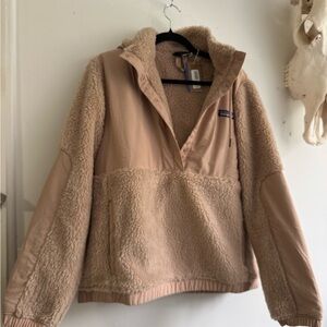 Patagonia Beige Fleece Pullover
